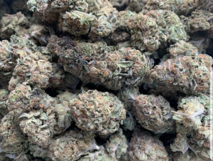 Blue Zangria (EXCLUSIVE) Hybrid 3.5 Grams THC 28.7 % CBD 0.17%